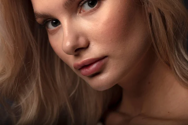 Blond Damemodell Kamera – stockfoto