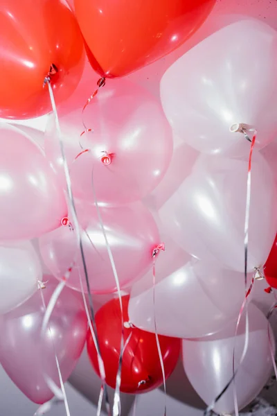 Pila Hermosos Globos Colores Concepto Cumpleaños — Foto de Stock