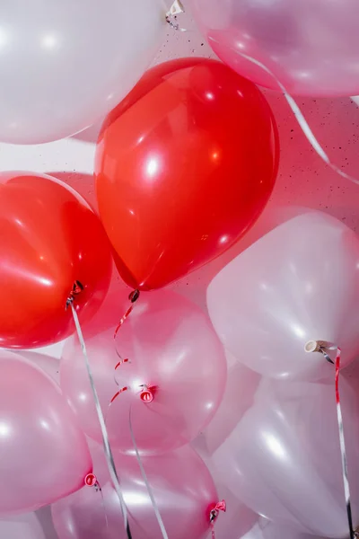 Stos Pięknych Kolorowych Balonów Koncepcja Urodzin — Zdjęcie stockowe