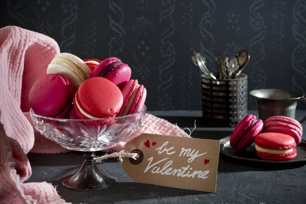 Een Collectie Van Roze Macarons Voor Valentijnsdag — Stockfoto