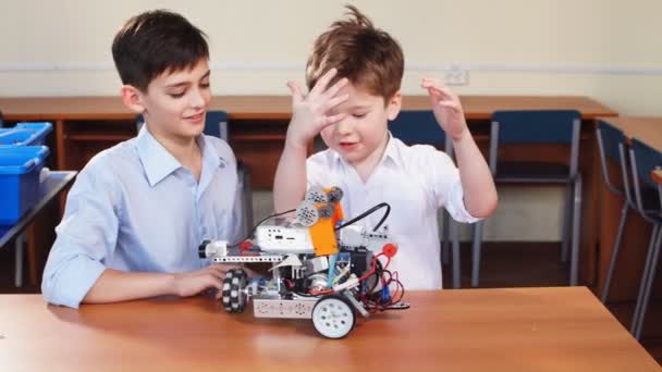 kids playing robot