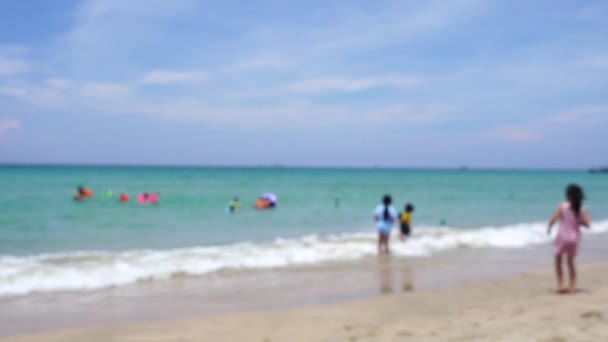 Дітей Грають Пляжі Відпустку Роялті Високої Якості Відеоматеріал Дітей Грають — стокове відео
