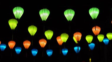 Güzel fener Hoi eski bir şehir. Lisanslı yüksek kaliteli stok görüntü çok fazla fener Satılık ve dekorasyon Hoi An. Hoi An, bir kez Faifo olarak bilinen ve ünlü bir Unesco Dünya miras alanı olarak