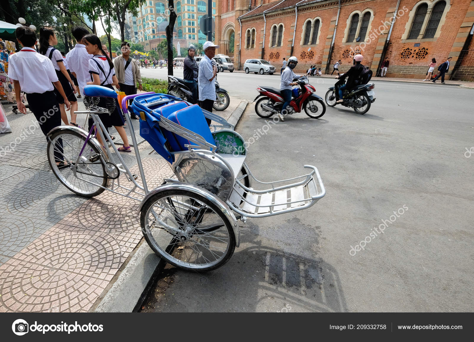 Chi Minh City Vietnam Aug 2018 Cyclos Street Waiting Guests