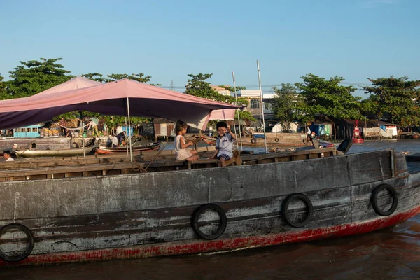 Cantho City Vietnam August 2018 Unidentified People Buy Sell Boat —  Fotos de Stock