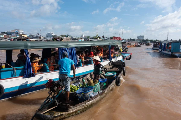 Cantho City Vietnam August 2018 Unidentified People Buy Sell Boat — Foto de Stock