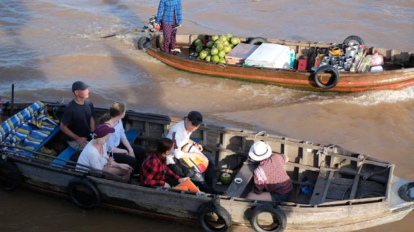 Cantho Város Vietnam 2018 Augusztus Azonosítatlan Emberek Vásárolni Eladni Hajó — Stock Fotó