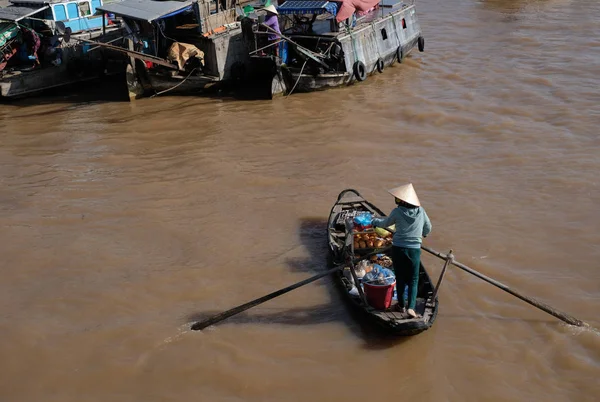 Cantho Város Vietnam 2018 Augusztus Azonosítatlan Emberek Vásárolni Eladni Hajó — Stock Fotó