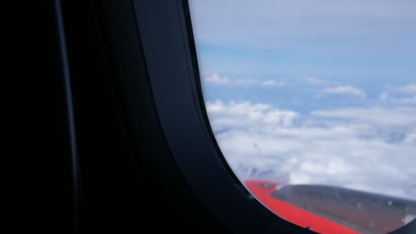 Wolken Und Himmel Aus Dem Fenster Eines Fliegenden Flugzeugs Flugzeug — Stockvideo