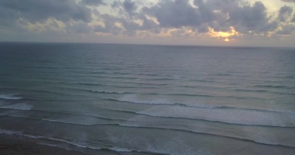 Letecký Pohled Sunrise Beach Krásný Tropický Ostrov Západ Slunce Drony — Stock video