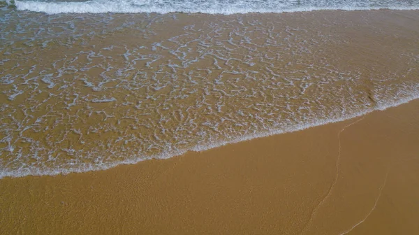 Vista Aérea Hermosa Las Olas Del Mar Arena Del Dron —  Fotos de Stock