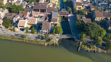 Havadan görünümü panorama Chua Cau, Pagoda köprü veya Japon kapalı köprü Hoi eski bir şehir veya Hoian antik kenti. Pagoda köprüdür ünlü turizm ve seyahat Hoian City, Vietnam