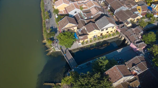 Havadan görünümü panorama Chua Cau, Pagoda köprü veya Japon kapalı köprü Hoi eski bir şehir veya Hoian antik kenti. Pagoda köprüdür ünlü turizm ve seyahat Hoian City, Vietnam