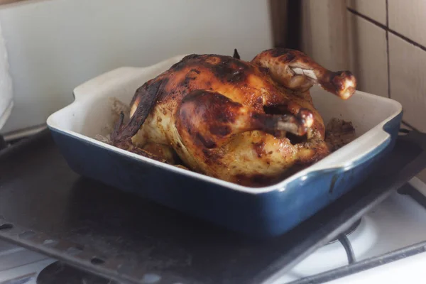 Apetitoso Pollo Horno Con Corteza Dorada Asada Cocinada Horno — Foto de Stock