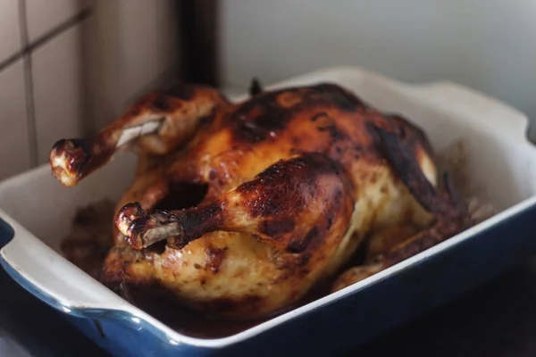 Apetitoso Pollo Horno Con Corteza Dorada Asada Cocinada Horno — Foto de Stock