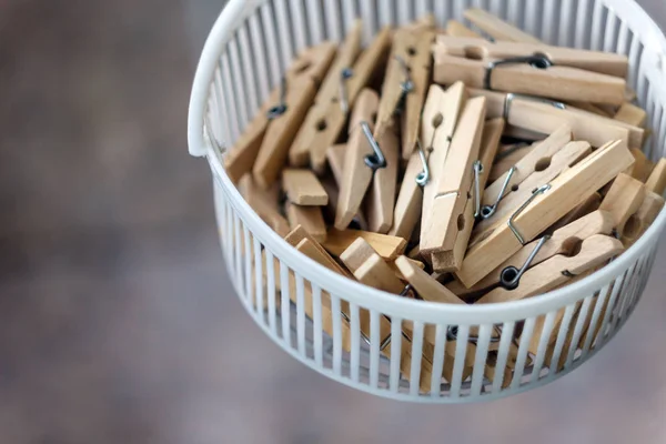 Pinzas Tela Madera Cesta Desenfoque Foto Brillante Concepto Eco Consumo — Foto de Stock