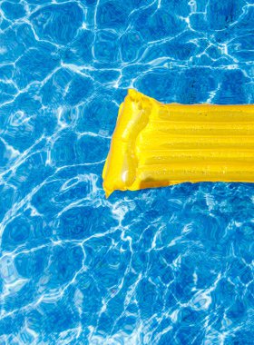 Şişme su faaliyetleri şilteler su üzerinde float