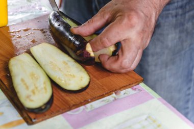 Yumurtalı yemek, dilimlenmiş ve tuzlu. Sağlıklı ve sağlık konsepti 