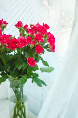 arka planını çok hassas küçük pembe güller