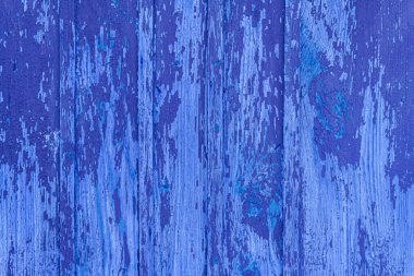 Eski tahtalardan ahşap arkaplan, renk eğilimi 2020, klasik mavi