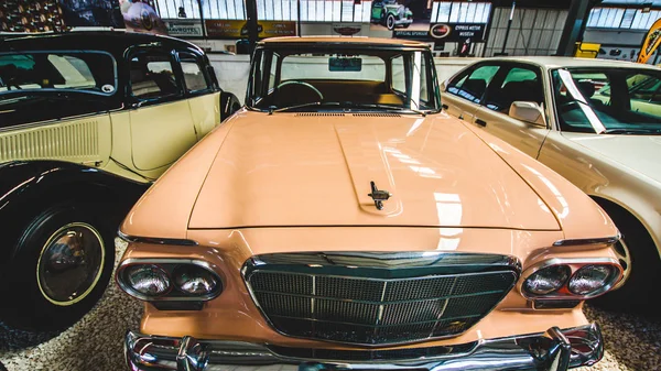 Limassol, Kıbrıs - Ağustos, 2018: Kıbrıs motor Müzesi. Kıbrıs Adası seyahat. Eski model araba