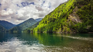 Abhazya gölde peşimizden