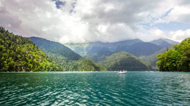 Abhazya gölde peşimizden