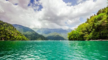 Abhazya gölde peşimizden