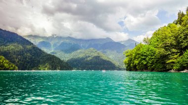 Abhazya gölde peşimizden