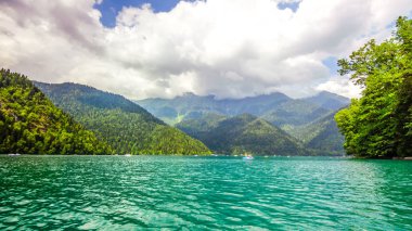 Abhazya gölde peşimizden