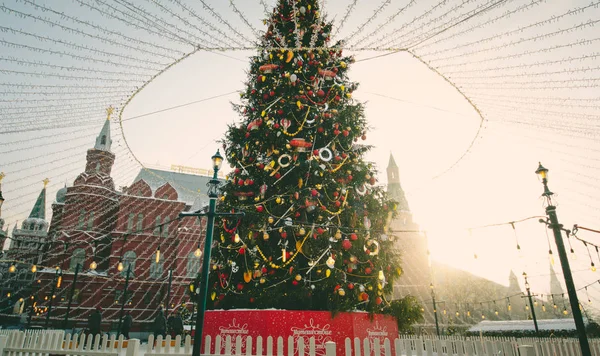 그리고 모스크바에서 크리스마스입니다 크리스마스 놀이터 광장에 크렘린 근처입니다 러시아 — 스톡 사진
