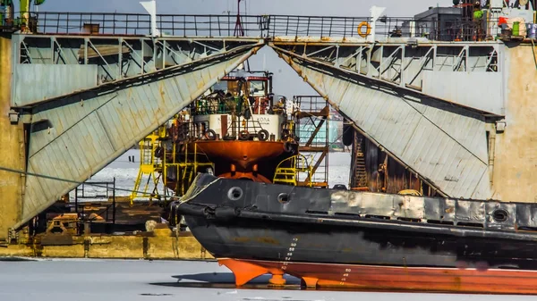 Teherszállító Hajó Kikötőben — Stock Fotó