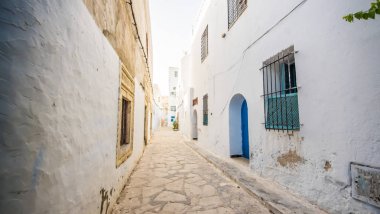 Hammamet Medine sokakları mavi duvarlarla. Tunis, Kuzey Afrika
