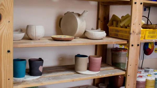 Een Rauwe Klei Pot Handen Van Een Pottenbakker Workshop Pottery — Stockfoto