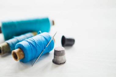 Makas, konu, tabloyla Vintage dikiş detayları uyarlanmış, yakın çekim