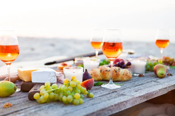 Picnic Sulla Spiaggia Tramonto Stile Boho Cena Romantica Festa Degli — Foto Stock