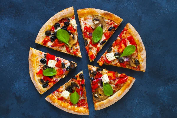 Pizza Calda Fatta Casa Con Pomodori Mozzarella Basilico Vista Dall — Foto Stock