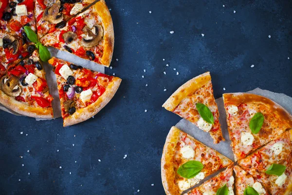 Pizza Calda Fatta Casa Con Pomodori Mozzarella Basilico Vista Dall — Foto Stock