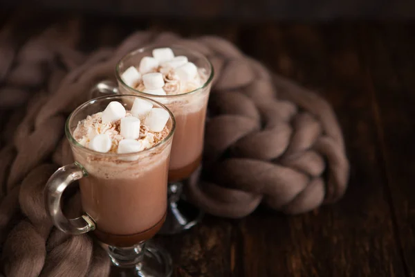 Dois Copos Com Cacau Café Com Marshmallows Biscoitos Caseiros Fundo — Fotografia de Stock