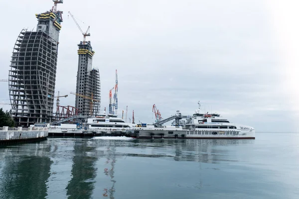 Kaszpi-tenger és a hajók. Baku, Azerbajdzsán - 2018. December 2.. — Stock Fotó