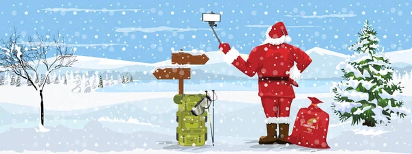Santa Claus haciendo selfie o haciendo video bloggingwith saco de cajas de regalo en su teléfono inteligente contra el paisaje. Ilustración vectorial — Vector de stock
