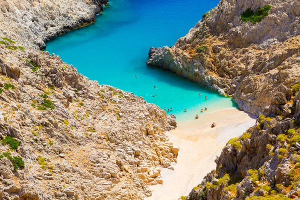 Playa secreta en la isla remota. Rizoskloko, Creta, Grecia. Seitan Limani — Foto de Stock