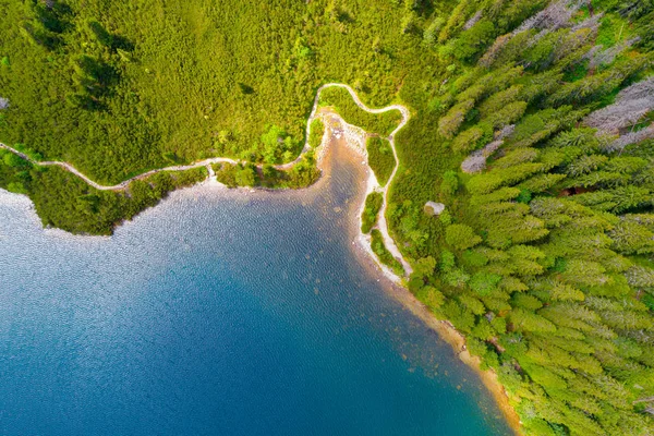 Vista aérea del lago de las montañas Tatra . — Foto de Stock