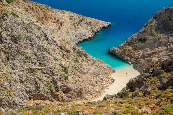 Secret beach on remote island. Rizoskloko, Crete, Greece. Seitan Limani — Stock Photo, Image