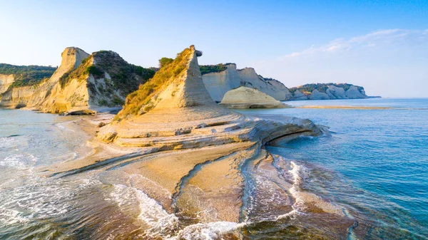 มุมมองที่สวยงามของ Cape Drastis ในเกาะ Corfu — ภาพถ่ายสต็อก