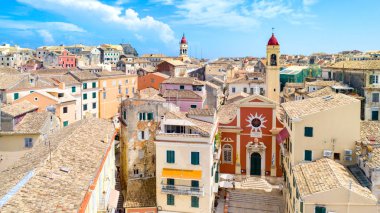 Yunanistan 'ın Korfu adasının başkenti Kerkyra' nın panoramik manzarası