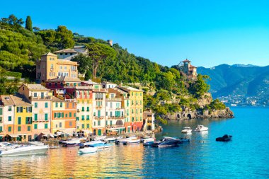 Güzel Yalı renkli evlerin Portofino, İtalya