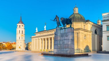 Katedral Meydanı, Vilnius eski şehrin ana Meydanı