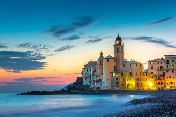 Malowniczej Riwierze Śródziemnomorskiego Wybrzeża Panoramę Miasta Camogli Prowincji Liguria Włochy — Zdjęcie stockowe