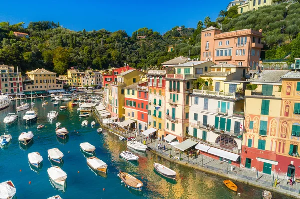 Güzel Yalı renkli evlerin Portofino, İtalya